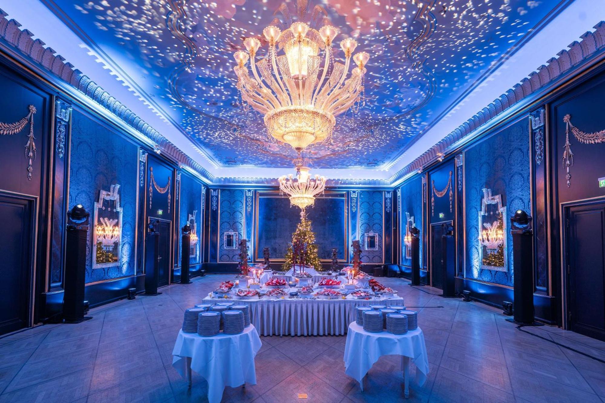 Grand Hotel Oslo Exterior photo The Blue Hall