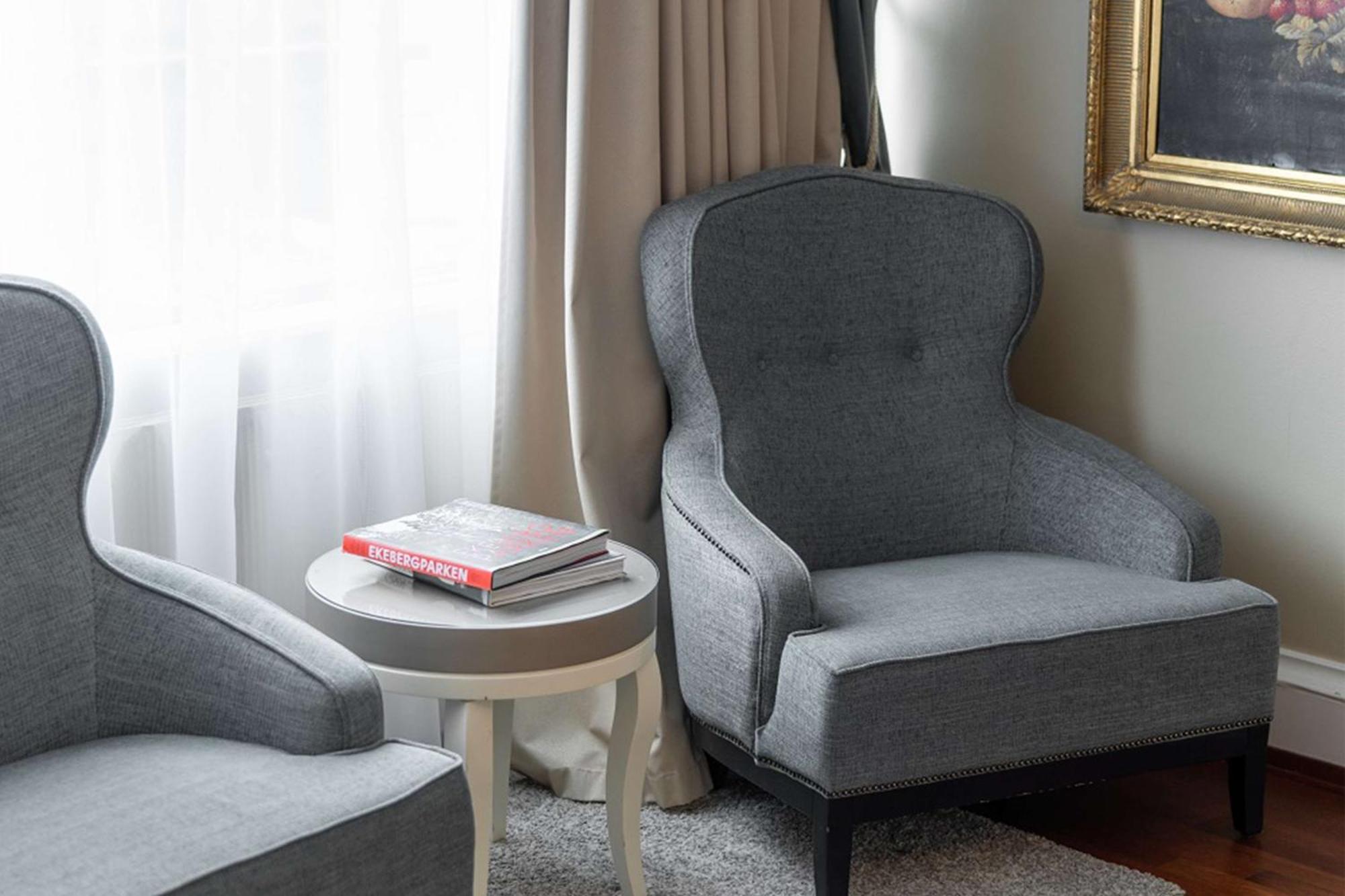 Grand Hotel Oslo Exterior photo A pair of armchairs