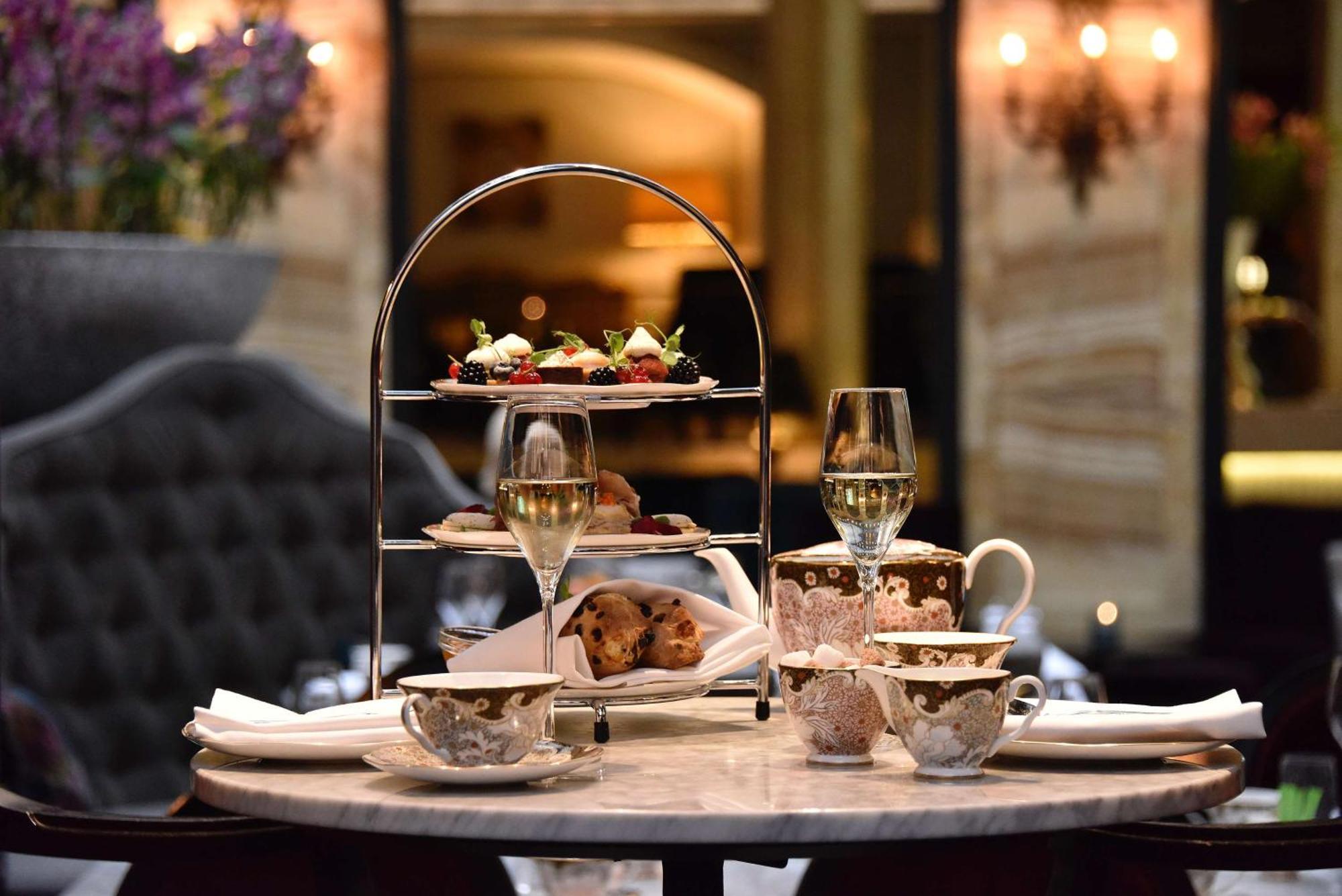 Grand Hotel Oslo Exterior photo Afternoon tea at the Ritz